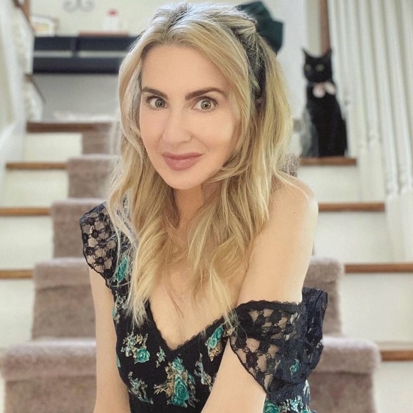 Meet your Posher, Kristin - Picture 4 of 4